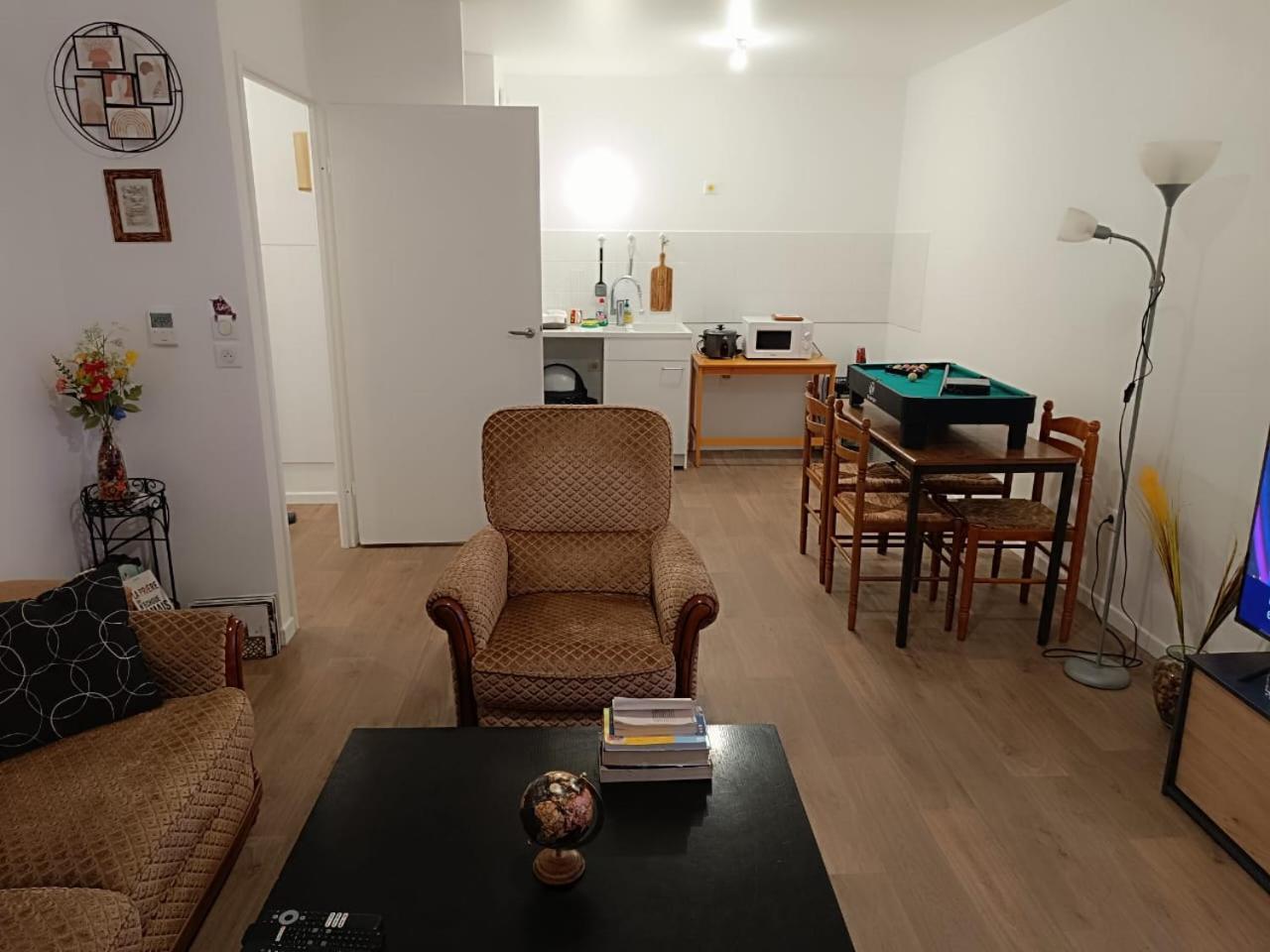Bel Appartement Disponible Conflans-Sainte-Honorine Bagian luar foto